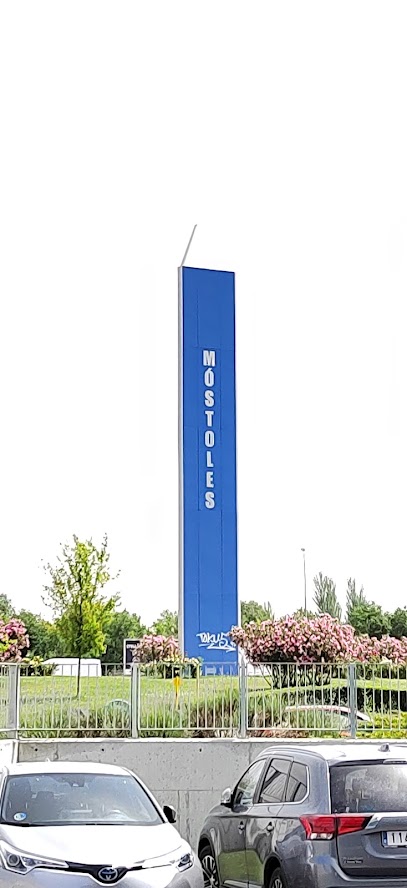 Obelisco de bienvenida a Mostoles