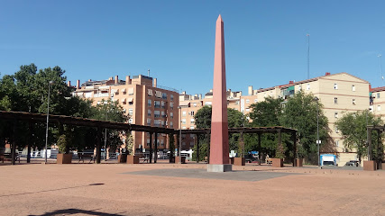 Obelisco de la plaza Victoria Kent