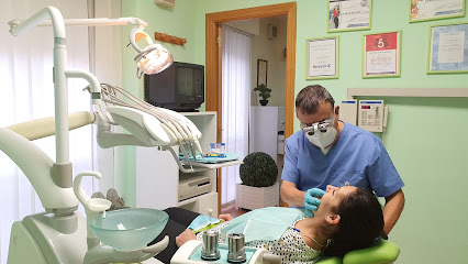 CLINICA DENTAL Dr Julio Sanchis - Medico_dentista - Especialista en implantes dentales