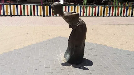 Escultura "Juego Carrera de Sacos"