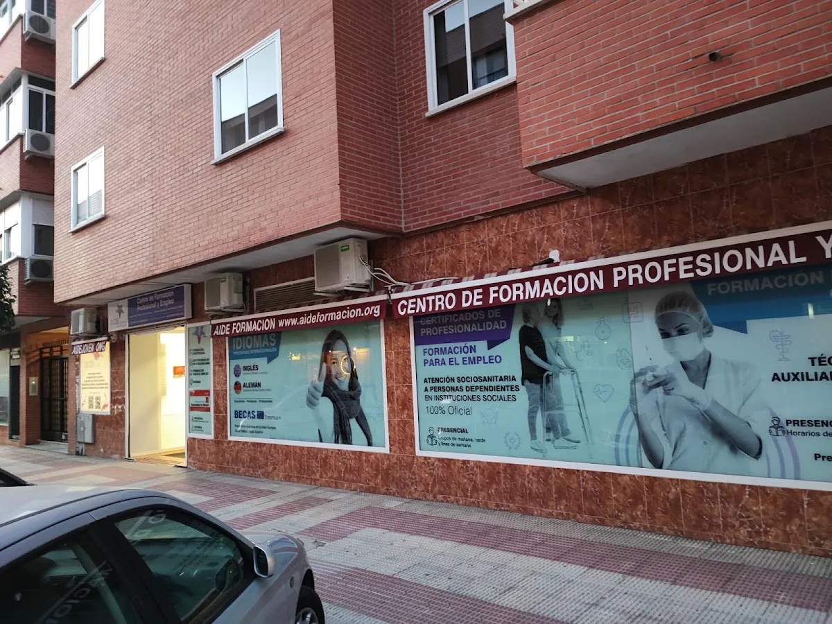 FP AIDE Formación Profesional y Empleo / AIDEJOVEN - Parla