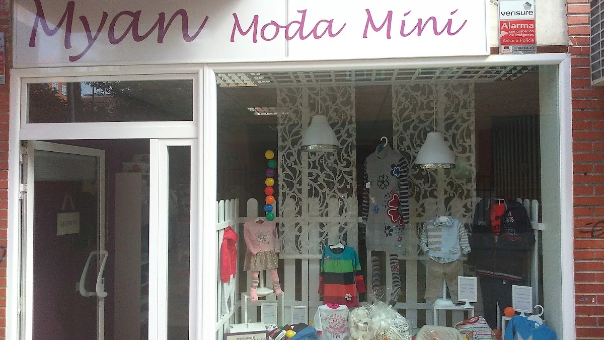 Myan Moda Mini.Vestidos de Comunion, Ceremonia, arras