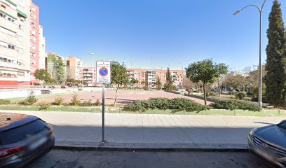 Plaza Jota mayúscula